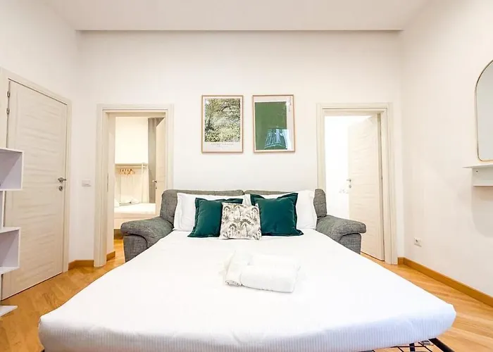 Cozy 2br For 6 Guests Near Metro, Piazza Vittorio Apartment