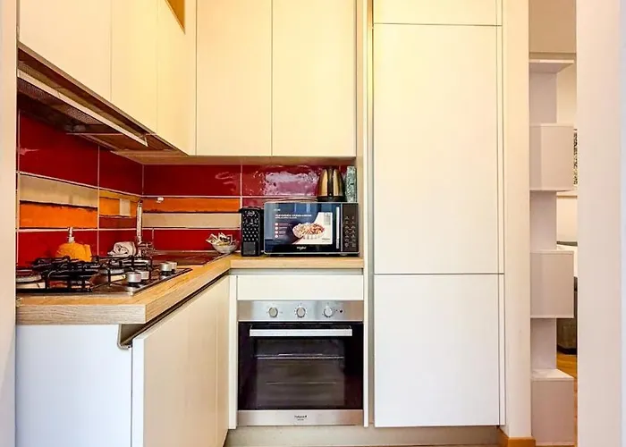 Apartment Cozy 2br For 6 Guests Near Metro, Piazza Vittorio