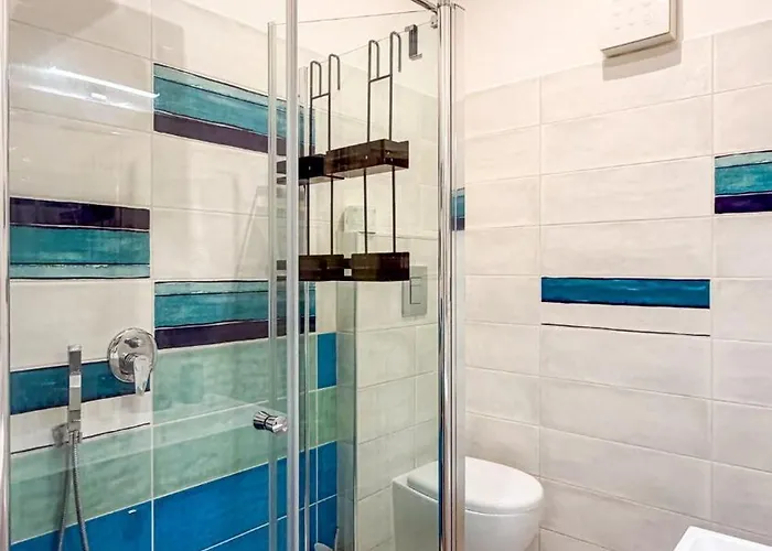 Apartment Cozy 2br For 6 Guests Near Metro, Piazza Vittorio