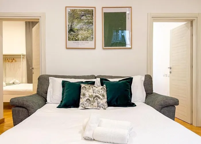 Apartment Cozy 2br For 6 Guests Near Metro, Piazza Vittorio